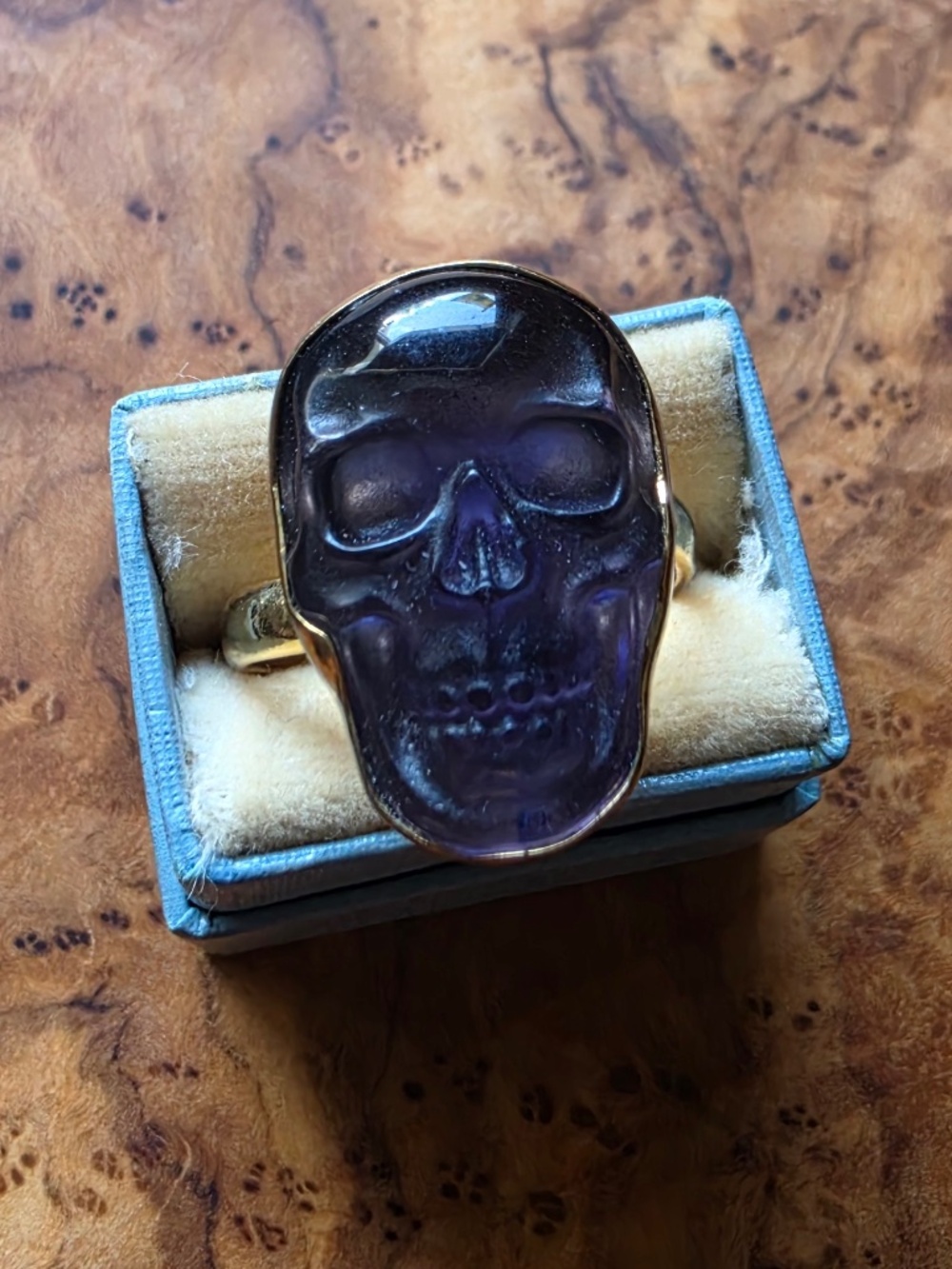 Alchemia Amethyst Skull Ring - Picture 3 of 7